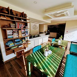 https://viavia-boutique-hotel-kathmandu.hotels-kathmandu.com